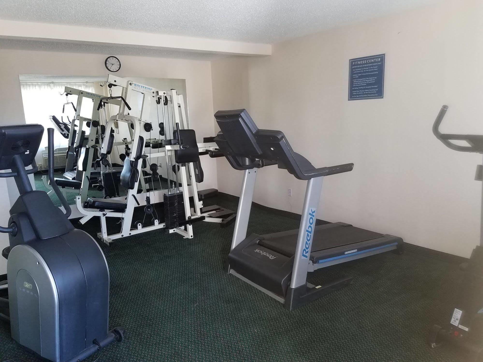 Days Inn & Suites By Wyndham Wichita East Εξωτερικό φωτογραφία