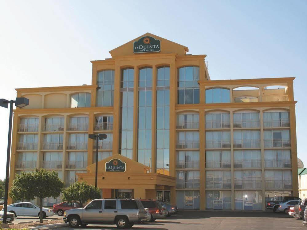 Days Inn & Suites By Wyndham Wichita East Εξωτερικό φωτογραφία